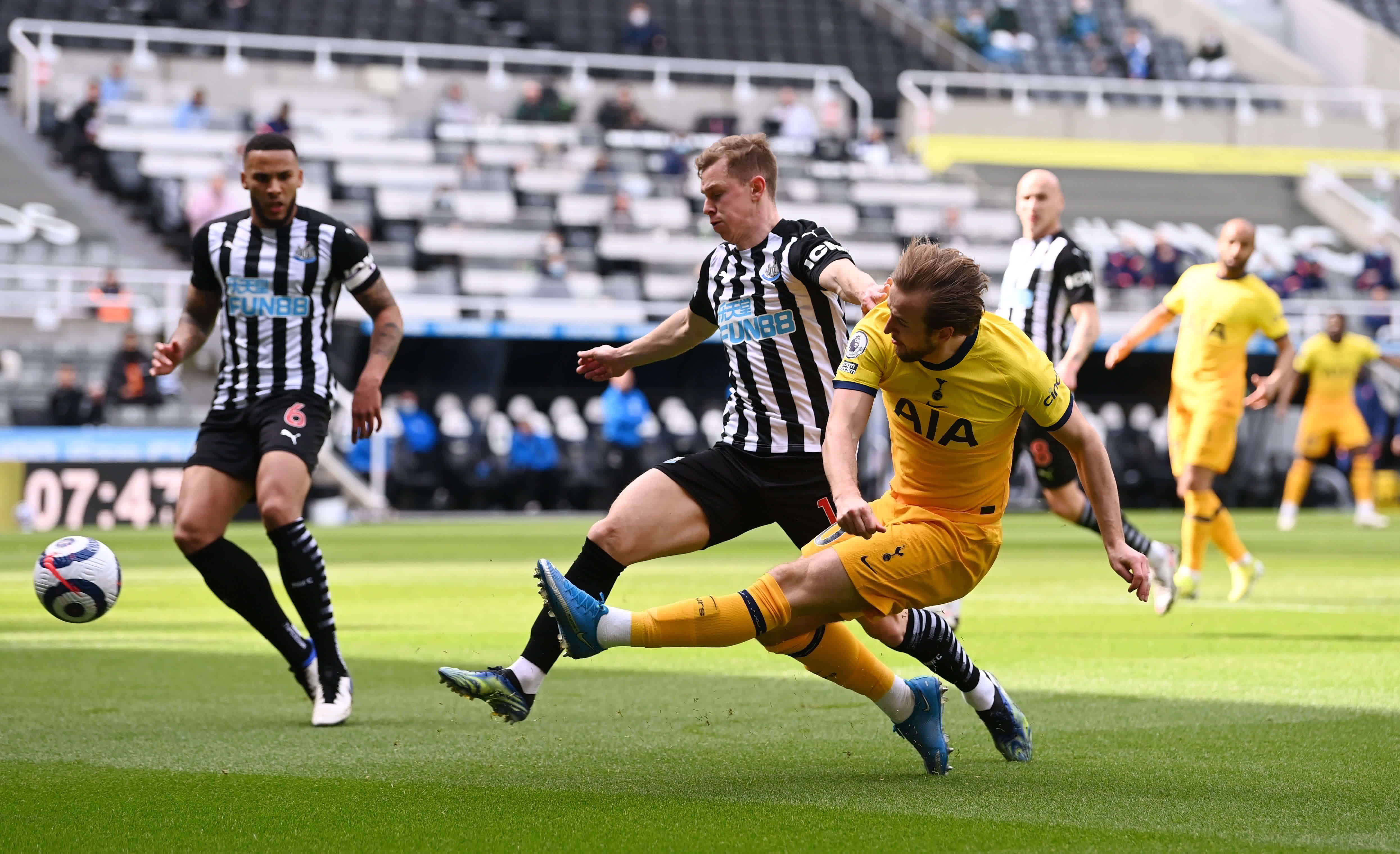 一个严峻的 一个严峻的